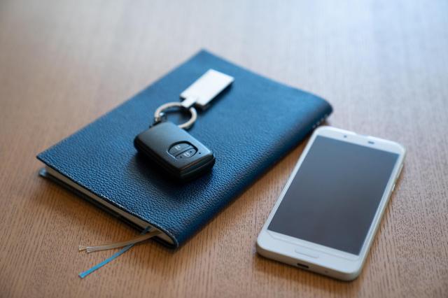 スマートキーの電池切れのサインとは？使えなくなったときの対処法も