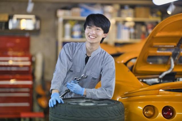 自動車整備士の男性