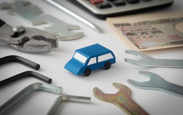 ミニカーと工具、お金