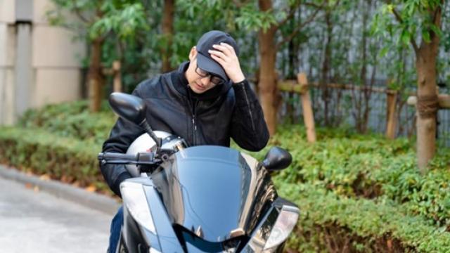 バイクの車検証を紛失した！必要書類と再発行の手順とは？