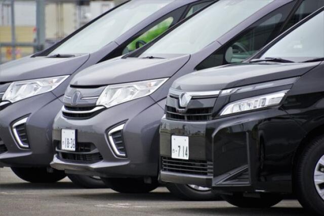 ヴェルファイアのサイズはどれくらい？旧モデルやライバル車との比較も！