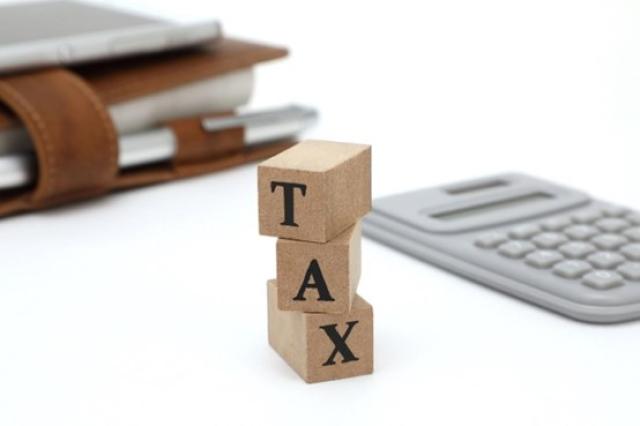 自動車税種別割や自動車重量税の違いとは？軽課・重課や還付金についても解説