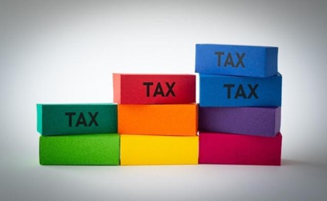 自動車税種別割や自動車重量税の違いとは？軽課・重課や還付金についても解説