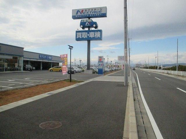 スイフトの燃費はどのくらいなの?ライバル車との比較や価格帯も解説