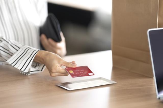 クレジットカードで支払う