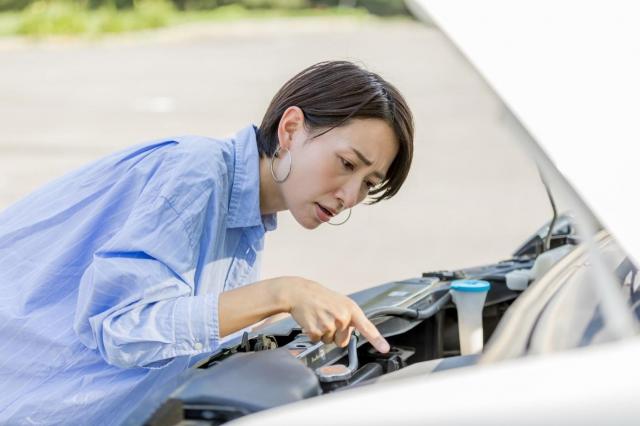 車検時のオイル交換の必要性は？オイルの種類や交換タイミングの確認方法