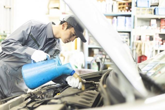 車検時のオイル交換の必要性は？オイルの種類や交換タイミングの確認方法