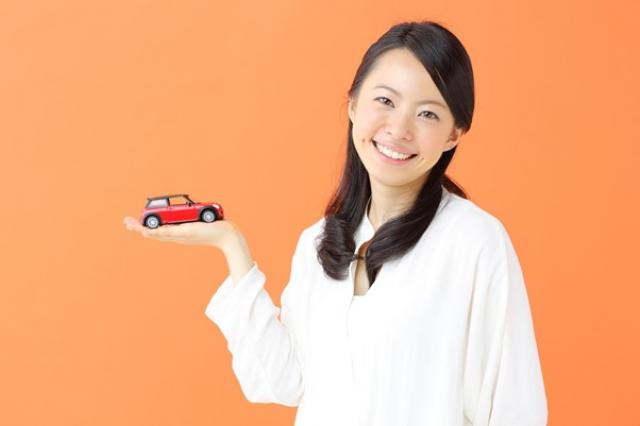 新車は販売店とディーラーのどちらで買うべき？両者の違いやメリットデメリット