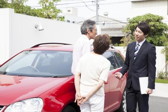 車を売る方法や選択肢を徹底解説！必要書類やかかる時間の目安も分かる