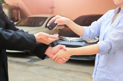 個人に車を売却するときの売買の流れとトラブル回避方法