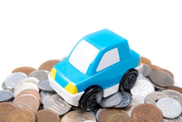 自動車の売却相場の調べ方とは?「買取」と「下取り」の違いも解説