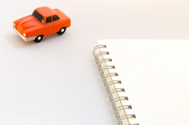 自動車の売却相場の調べ方とは?「買取」と「下取り」の違いも解説