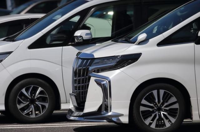 アルファード30系後期の買取相場!年式・走行距離別の価格変動を徹底解説