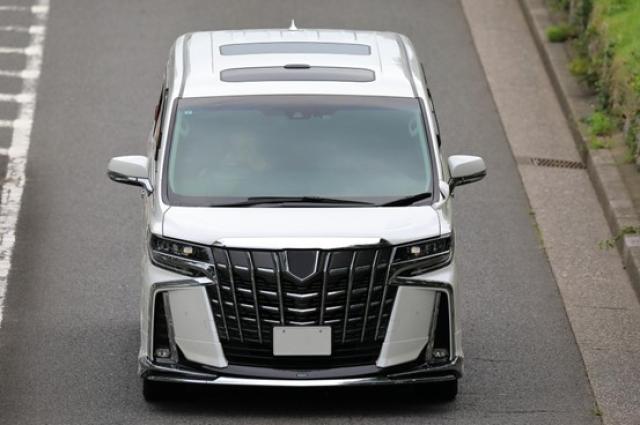 アルファード30系後期の買取相場!年式・走行距離別の価格変動を徹底解説