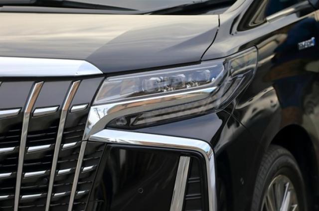 アルファード30系後期の買取相場!年式・走行距離別の価格変動を徹底解説