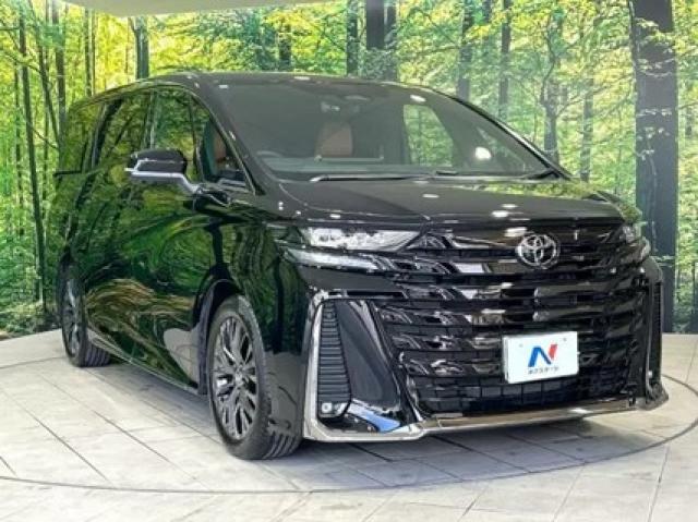 トヨタ ヴェルファイアZプレミアのフロントビュー