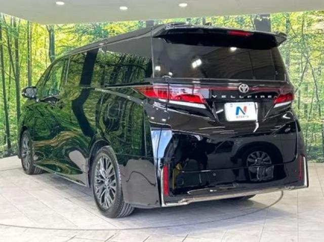 トヨタ ヴェルファイアZプレミアのリアビュー