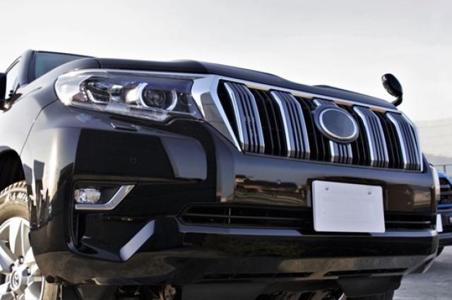 ランドクルーザープラドのフロントマスク