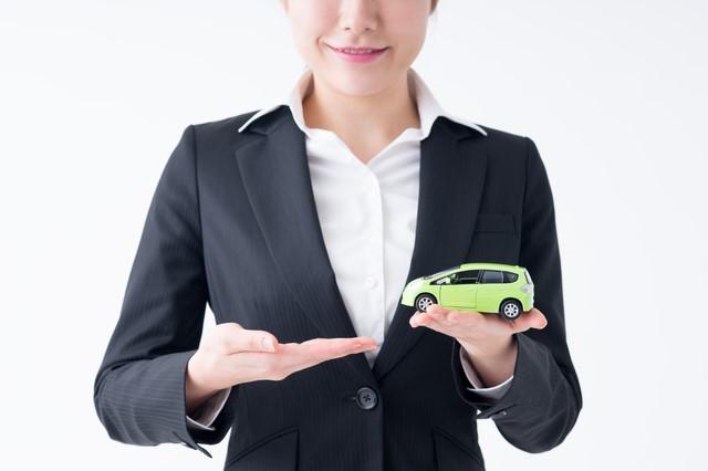 オークションで車売却はあり？特徴やメリット・デメリットを徹底解説！