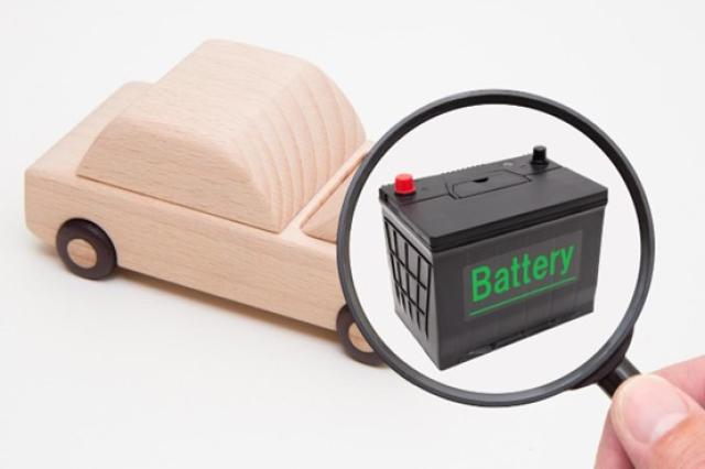 車のバッテリー寿命の目安とは?交換時期の見極め方と費用の相場を解説