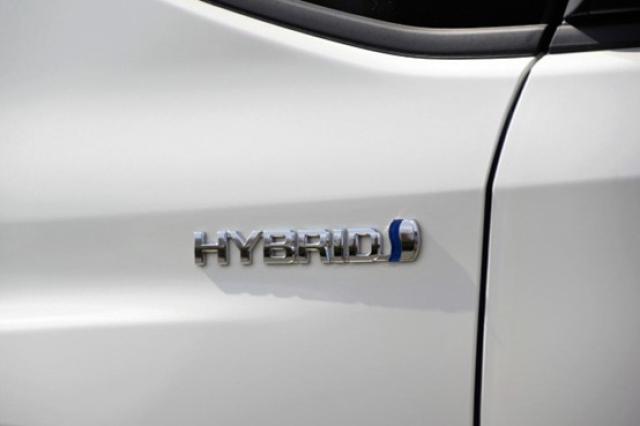 車のバッテリー寿命の目安とは?交換時期の見極め方と費用の相場を解説