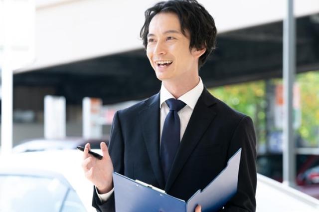 ディーラーの男性