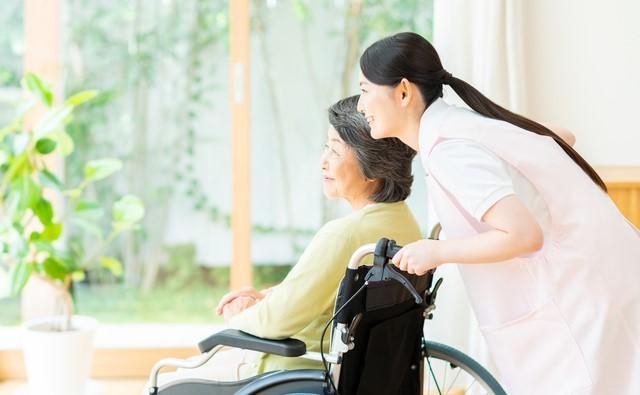 親名義の車を名義変更するポイントは?売却するなら状況に合わせて判断しよう