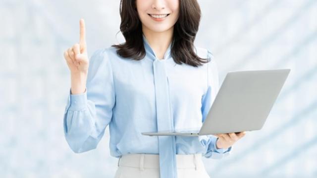 アドバイスを促す女性