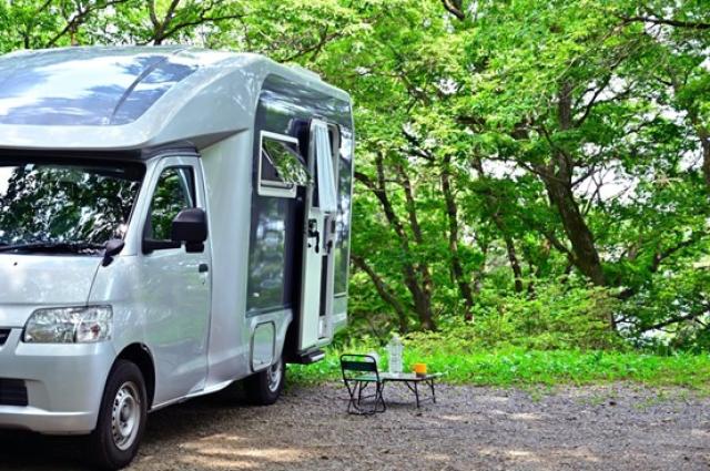 キャンピングカーでキャンプ