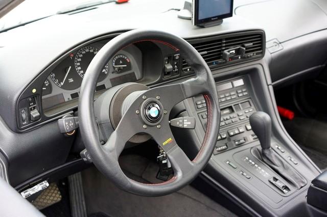 BMWのマークの由来とは何か？車を購入する際のポイントとは？