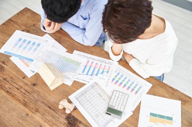 自動車税が遅れたらどうなる？延滞金とペナルティについて解説