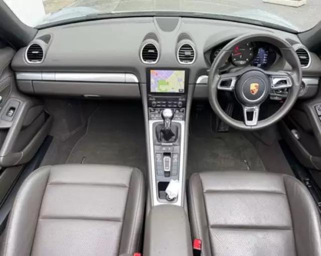 ポルシェ ボクスターが安い理由は?魅力や中古車相場、その他におすすめのモデルも◎