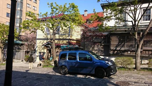 BMWのミニバンが好評な理由と国産ミニバンとの比較