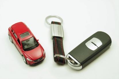 自動車の売却を考えている方へ！売却時に必要な書類と手続きの流れについて