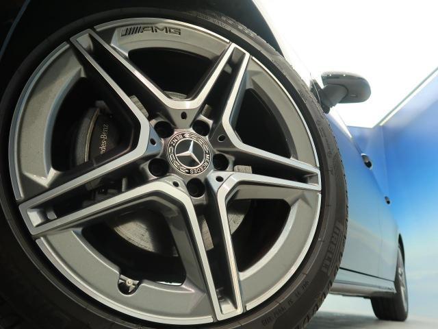 メルセデスベンツという名前の由来は一体どこから来たの？メーカーのルーツから魅力的な車種について解説