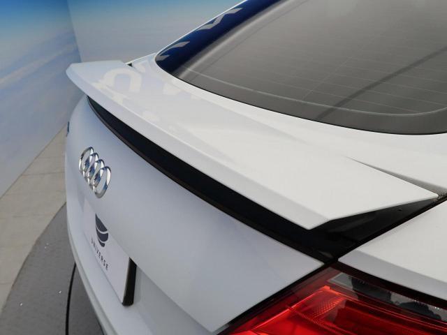 エレガントなアウディA8に乗りたい!今までの歴史や特徴とグレードの違い