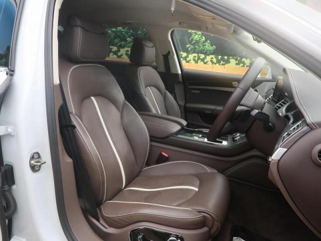 エレガントなアウディA8に乗りたい!今までの歴史や特徴とグレードの違い