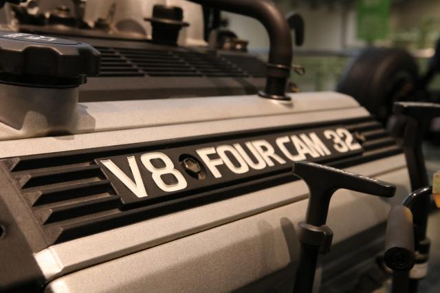 V8エンジンの車を安い価格で手に入れよう 選ぶ魅力や狙い目の車両と選ぶコツ 新車 中古車の ネクステージ