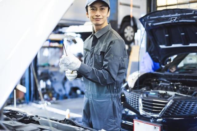 BMWのエンジンオイル交換の頻度とは？費用や時期の目安を紹介