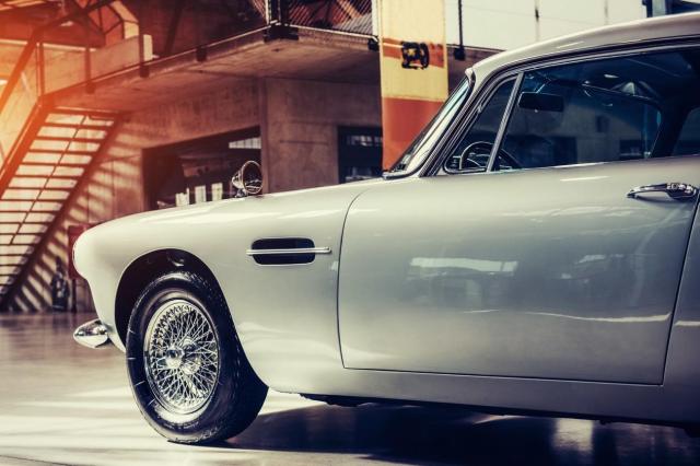 ベンツのセダンはラインアップが豊富！クラス別特徴と価格比較