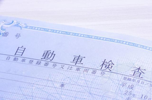 車の警告ランプを危険度別に解説!点灯の要因を調べる方法とは?