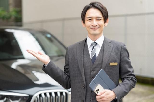 車の警告ランプを危険度別に解説!点灯の要因を調べる方法とは?