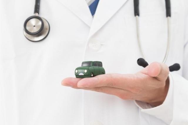 車の警告ランプを危険度別に解説!点灯の要因を調べる方法とは?