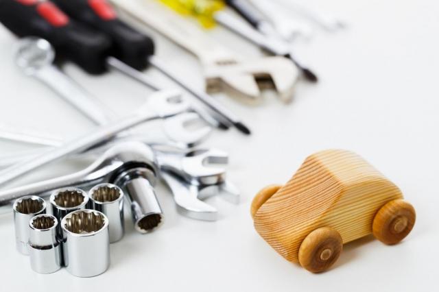 スーパーカーの安い中古車を買いたい！相場やおすすめジャガーFタイプをご紹介