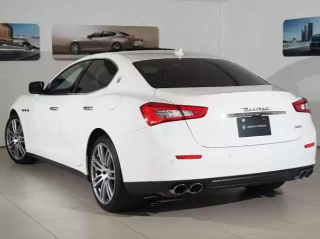 マセラティ ギブリの魅力とは?モデルごとの特徴の違いも見てみよう