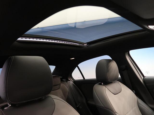 メルセデス・ベンツにAクラスのセダンが登場！CLAとの違いを比較して解説！