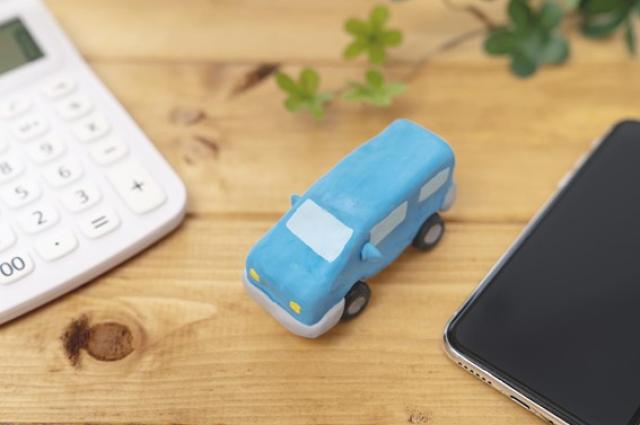 エンジンオイル漏れは早期発見で対応しよう!修理するときの費用はいくら?