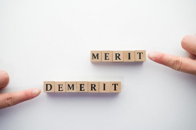 車のディーラーは販売店(サブディーラー)とどう違う?選び方のポイントは?