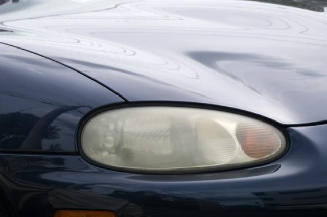 黄ばんだヘッドライト