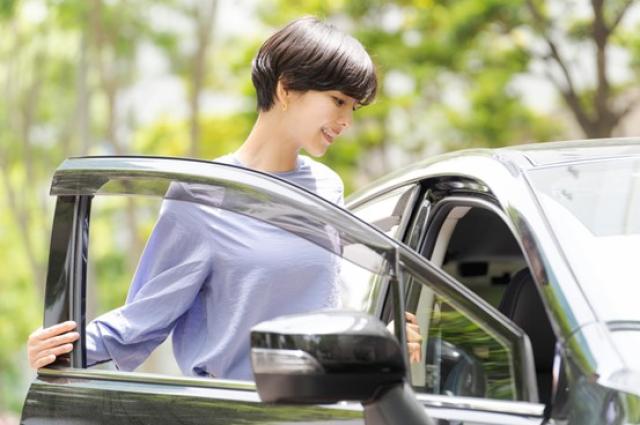 車検証の見方や有効期限の確認方法は？電子車検証についても解説